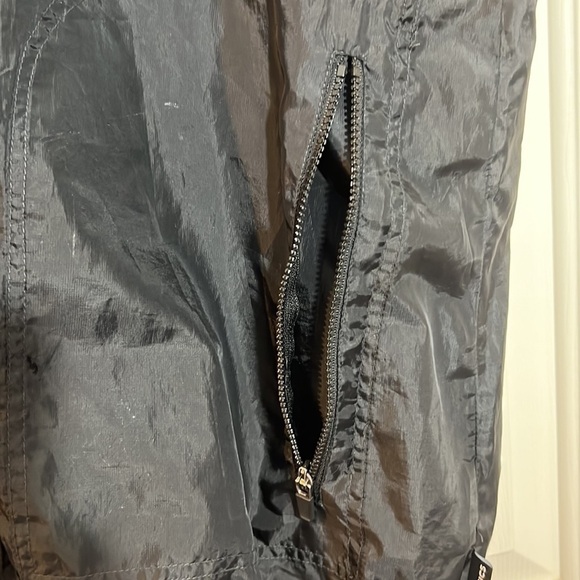 Fabletics Womens Black Hooded Short Sleeve Windbreaker Size Large - Picture 7 of 17